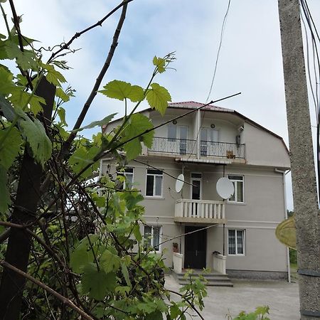 Гостевой дом Shamil House Махинджаури Экстерьер фото