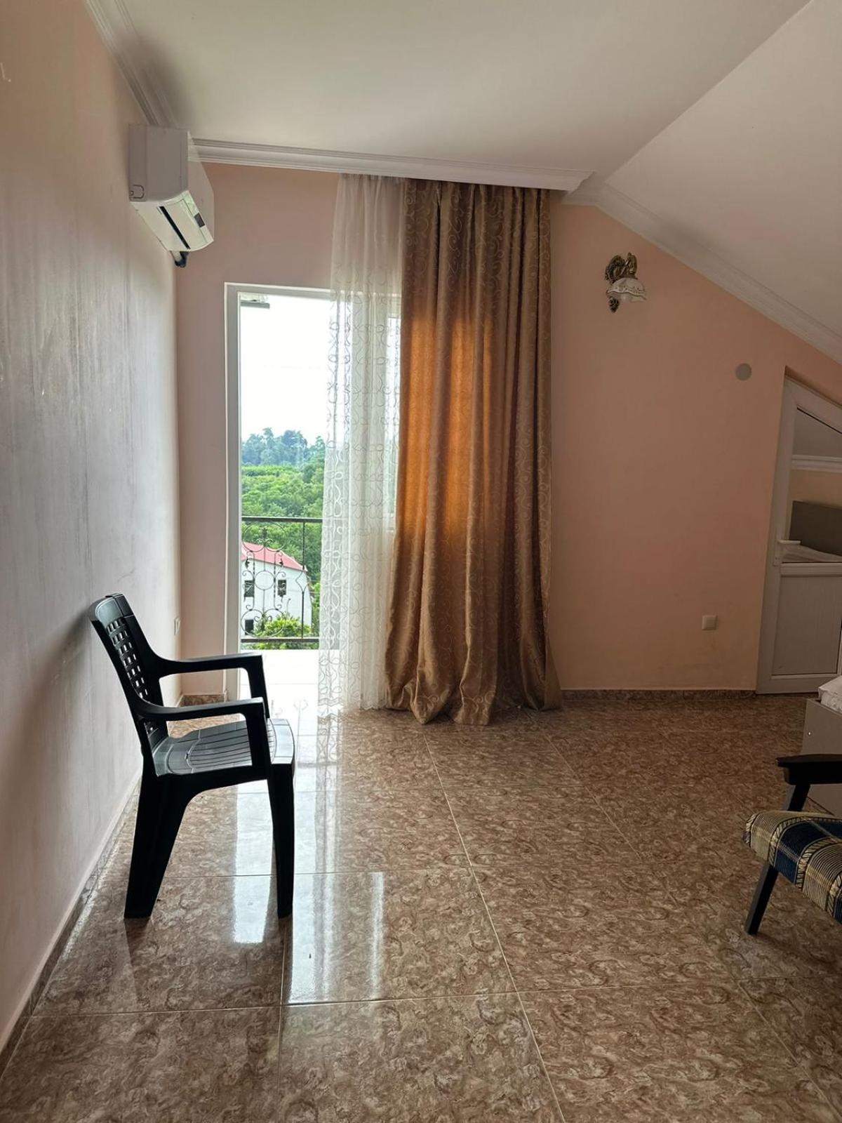 Гостевой дом Shamil House Махинджаури Экстерьер фото